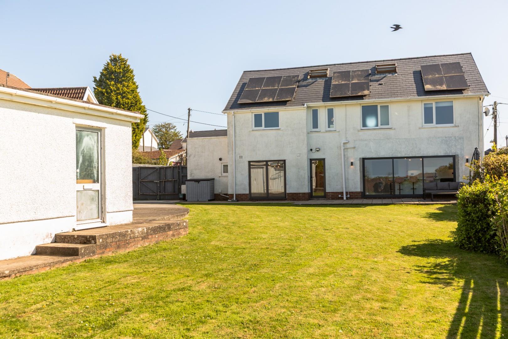 Tirmynydd Road, Three Crosses, Swansea, SA4 3PB